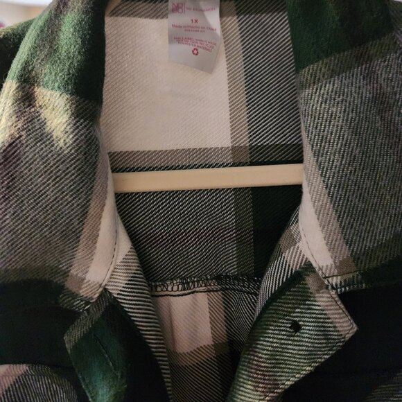 Shacket - Picture 3 of 3